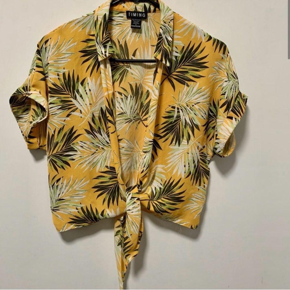 Timing Gold Notched Collar Crop Tie Front Top vibrant palm Leaf
